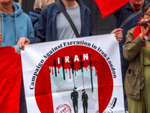 Iranian demonstrator in London 